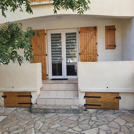 Holiday home Maison 8 Personnes St Pierre La